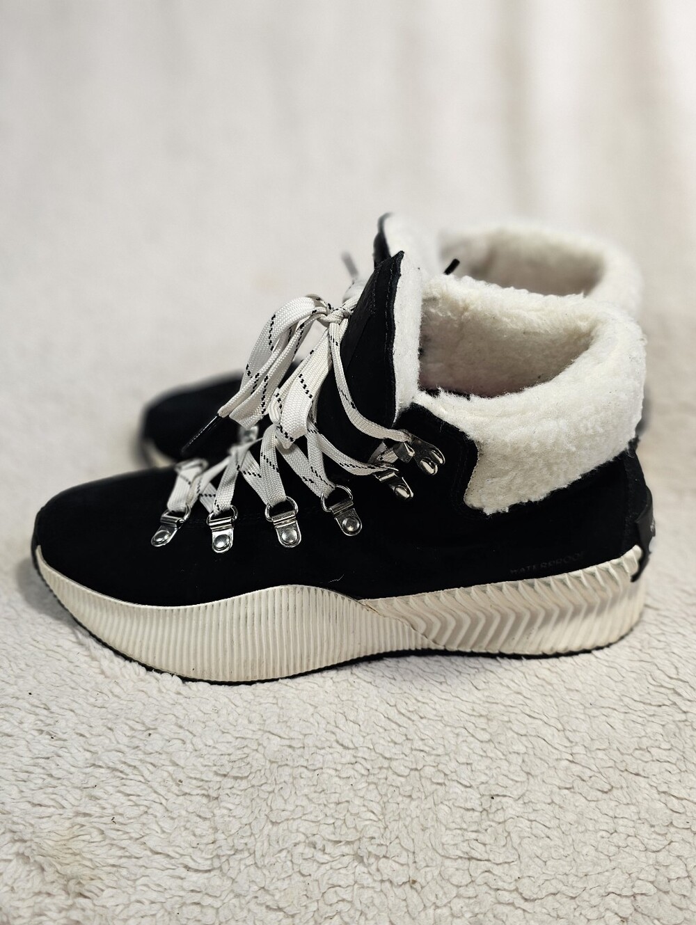 Sorel Womens Faux Fur-Lined Black & White Natural Rubber Ankle Boots Size 7.5.